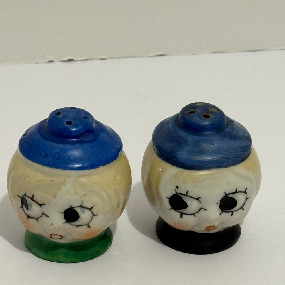 Vintage Flapper Girl Head Salt & Peppers Shakers Porcelain Lusterware Japan 50’s